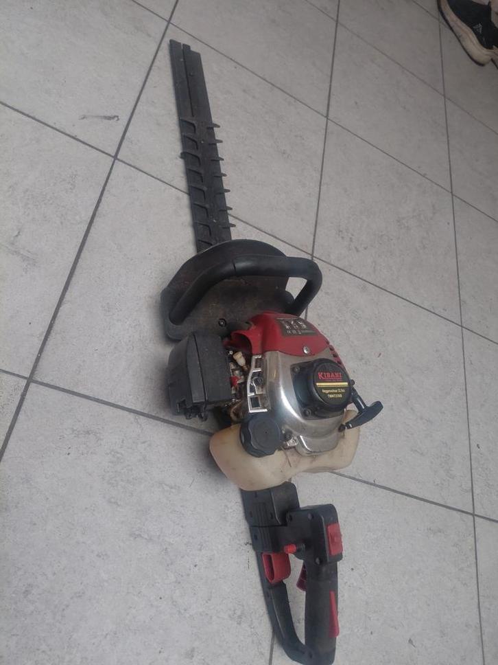 Benzine Heggenschaar - Kibani TMHT230B, Tuin en Terras, Heggenscharen, Gebruikt, Benzine, Ophalen