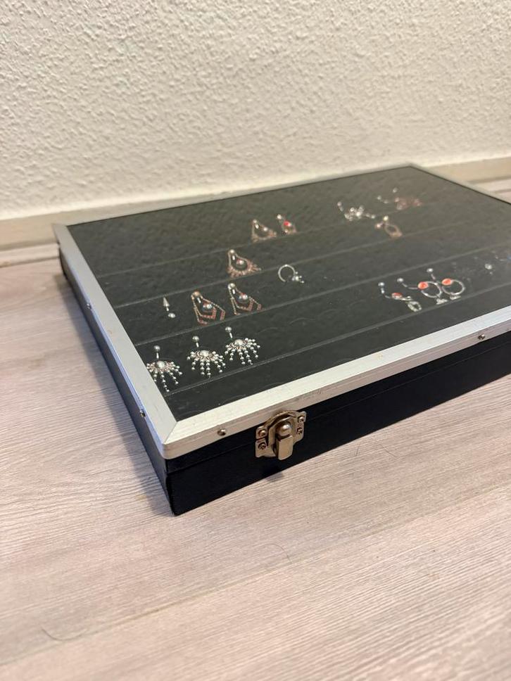 Sieraden Vitrine / Sieradenbak, Sieraden, Tassen en Uiterlijk, Piercings, Zo goed als nieuw, Overige typen, Overige materialen