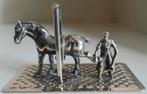 Zilveren miniatuur hoefsmid met paard, Antiek en Kunst, Ophalen of Verzenden, Zilver