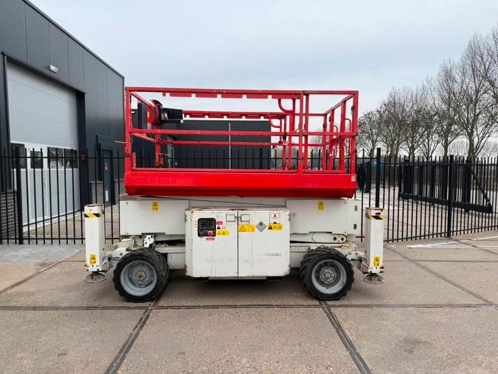 Genie GS 3369 RT schaar hoogwerker 12 meter (bj 2013), Zakelijke goederen, Machines en Bouw | Liften, Steigers en Ladders