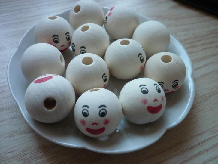 NIEUW  houten smile/gezichtje 2 cm en 3 cm beestjes mutsjes, Hobby en Vrije tijd, Kralen en Sieraden maken, Nieuw, Kraal, Ophalen of Verzenden