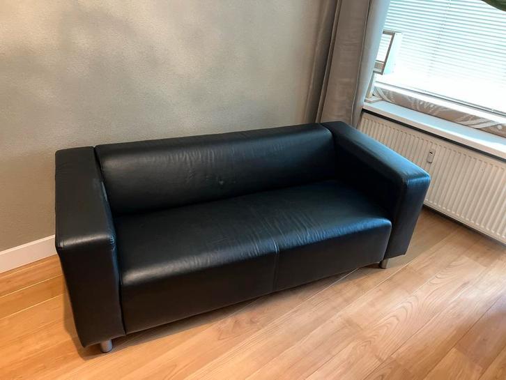 Ikea Klippan bank - Zwart leer, Huis en Inrichting, Banken | Bankstellen, Gebruikt, Rechte bank, Tweepersoons, 150 tot 200 cm