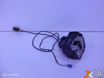 C-KLASSE W203 PORTIERSLOT LINKS ACHTER A2037300135 beschikbaar voor biedingen