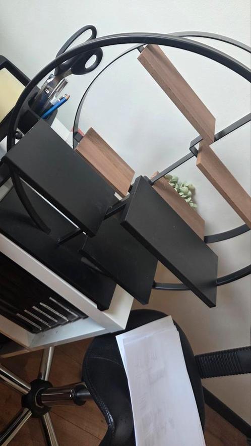 Rond Metalen rek met etageresRond Metalen rek met etageres,, Huis en Inrichting, Woonaccessoires | Etagères, Zo goed als nieuw
