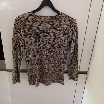 Europe kids shirt maat 146/152. beschikbaar voor biedingen