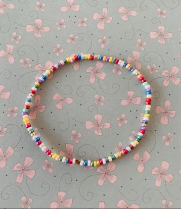 Zelfgemaakt armbandje beschikbaar voor biedingen