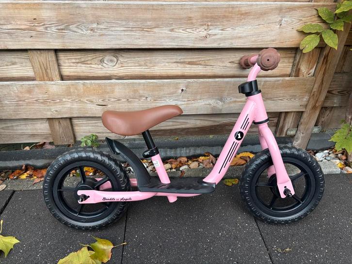 Roze loopfiets bandits and angels, Fietsen en Brommers, Fietsen | Kinderfietsjes, Ophalen of Verzenden
