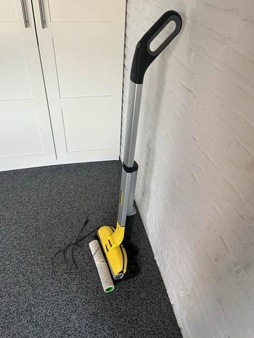 Kärcher Vloerpoetsmachine + Extra Rollen beschikbaar voor biedingen