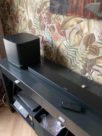 Bose soundbar 500 met Bose Bass Module 500 Subwoofer beschikbaar voor biedingen
