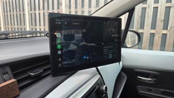 9 inch Apple CarPlay / Android Auto scherm beschikbaar voor biedingen