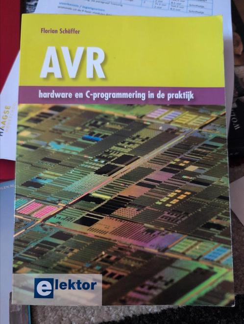AVR hardware en C programmeren in de praktijk, Boeken, Informatica en Computer, Zo goed als nieuw, Ophalen of Verzenden
