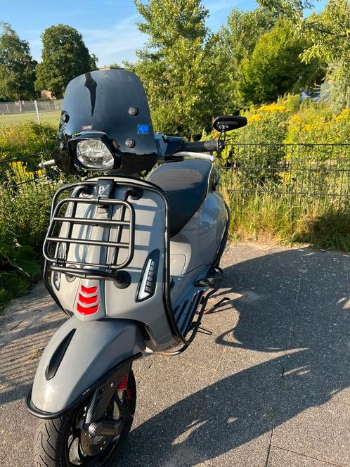 Vespa sprint 2020, Fietsen en Brommers, Scooters | Vespa, Zo goed als nieuw, Ophalen