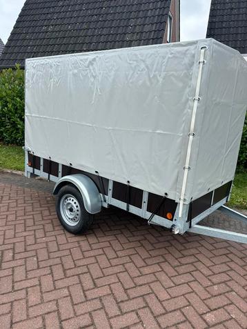 nieuwe huifaanhangwagens, accesoires en nw reservewiel beschikbaar voor biedingen