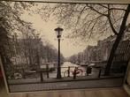 Foto Amsterdamse grachten met rode fiets, Ophalen of Verzenden, Zo goed als nieuw