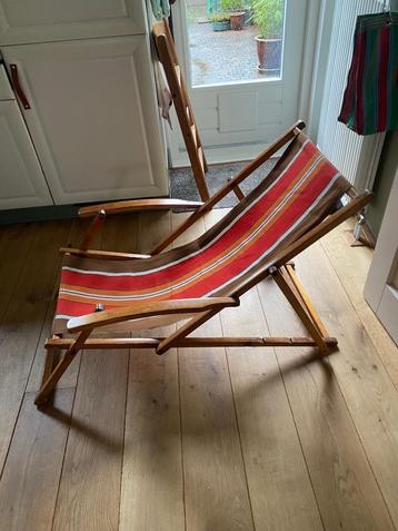 Vintage strandstoel plus 2e vintage zitstoel beschikbaar voor biedingen