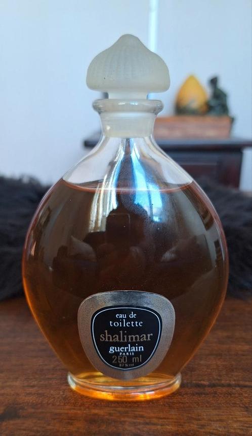 Guerlain Shalimar Edt 250 ml / Drop Bottle / Vintage, Verzamelen, Parfumverzamelingen, Zo goed als nieuw, Parfumfles, Ophalen of Verzenden