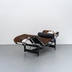 2x Cassina Le Corbusier LC4 Chaise Longue Ponyhuid -Tricolor, Nieuw, Ophalen of Verzenden, 150 cm of meer, Metaal