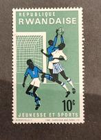 Rwanda 1712002 voetbal, Verzenden, Postfris, Sport
