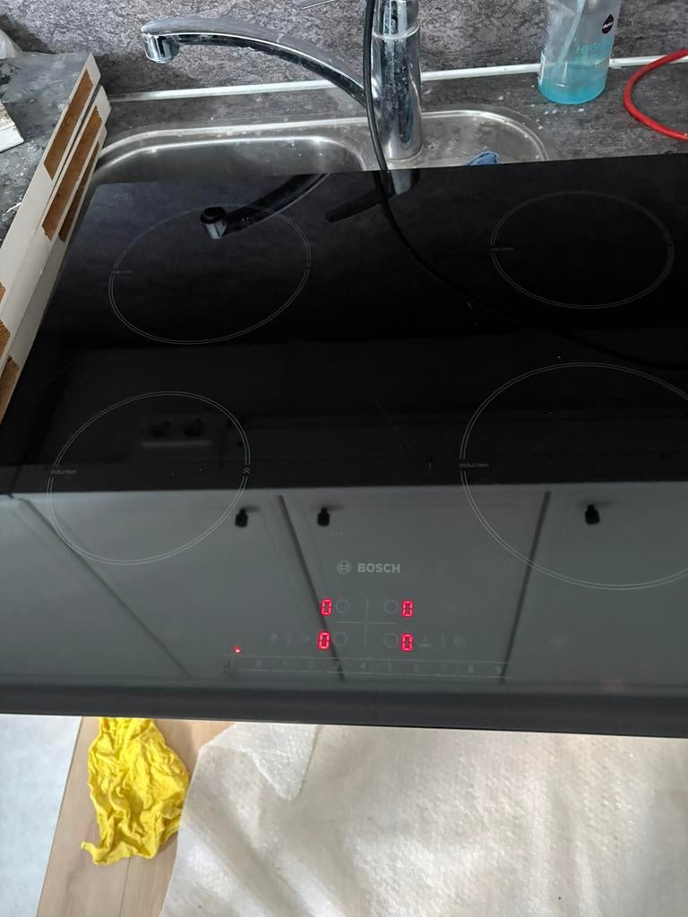 Bosch Inductie kooplaat 1 fase, Witgoed en Apparatuur, Kookplaten, Ophalen, 4 kookzones, Zo goed als nieuw, Inbouw
