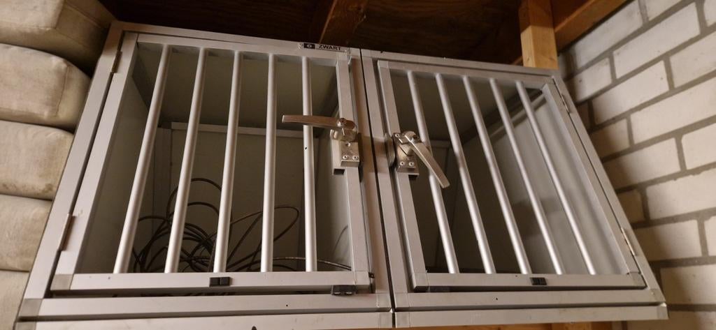 Hondelkennel auto Seat Leon ST, Auto diversen, Hondenrekken, Ophalen