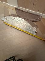 13 traptreden / halve maan trapmatten aluminium incl vilt, Doe-het-zelf en Verbouw, Ladders en Trappen, Ophalen, Gebruikt, Minder dan 2 meter