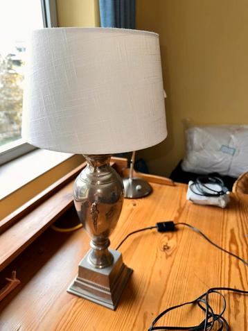 Brocante lamp. beschikbaar voor biedingen