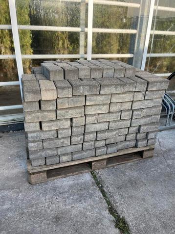 300 stuks beton klinkers 10x20x8 voor krat bier beschikbaar voor biedingen