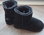 Zwarte UGG Classic MINI II Lage laarzen
Maat 34, Ophalen of Verzenden, Nieuw, Jongen of Meisje, Laarzen