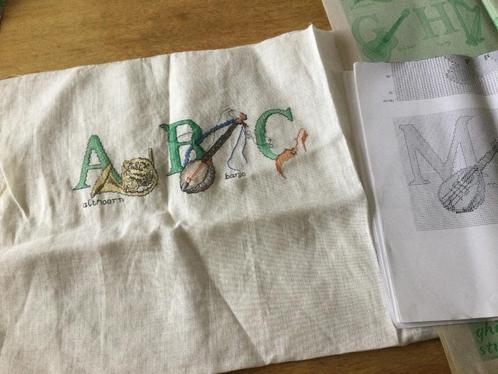 Onaf borduurwerk Muziekalfabet Margriet, Hobby en Vrije tijd, Borduren en Borduurmachines, Borduurpakket, Handborduren, Ophalen of Verzenden