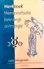 Werkboek therapeutische belevings astrologie door Ludy Hooge, Achtergrond en Informatie, Astrologie, Nieuw, Ophalen of Verzenden