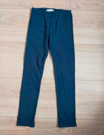 Zgan! Fijne blauwe legging van H&M. Mt 122

 beschikbaar voor biedingen