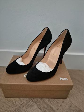 Christian Louboutin Fifetish 100 Suede Pump - maat 41 beschikbaar voor biedingen