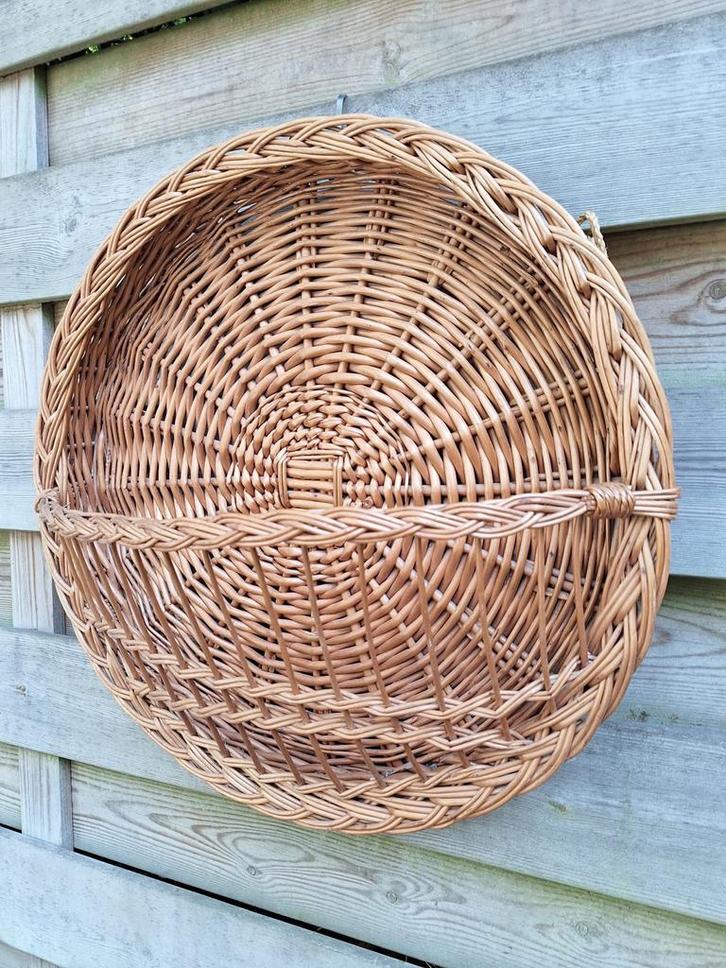 Vintage Rieten tijdschriften Wandmand - Landelijke Stijl, Huis en Inrichting, Woonaccessoires | Schalen en Manden, Gebruikt, Mand