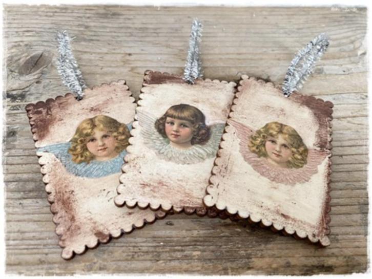 3 brocante hangers, met afbeelding victoriaanse engeltjes., Antiek en Kunst, Curiosa en Brocante, Ophalen of Verzenden