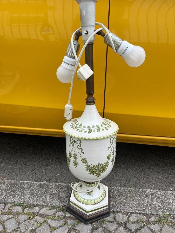 Wedgewood Engels Porselein Steengoed schemer vloerlampen, Huis en Inrichting, Lampen | Vloerlampen, Gebruikt, Minder dan 100 cm