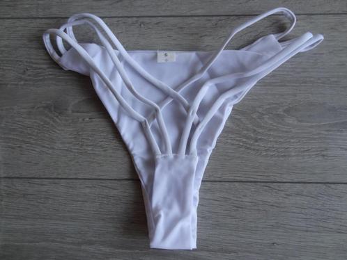 NIEUW! Stringbikini Broekje Maat S Wit >Snelle Verzending!<, Kleding | Dames, Badmode en Zwemkleding, Nieuw, Bikini, Wit, Ophalen of Verzenden