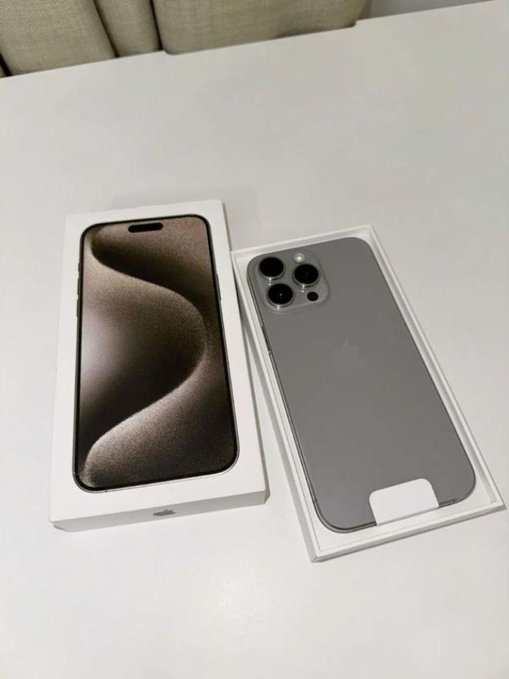 Iphone 15 Pro Max 256 GB + 5 hoesjes, Telecommunicatie, Mobiele telefoons | Apple iPhone, Zo goed als nieuw, 256 GB, Zonder abonnement