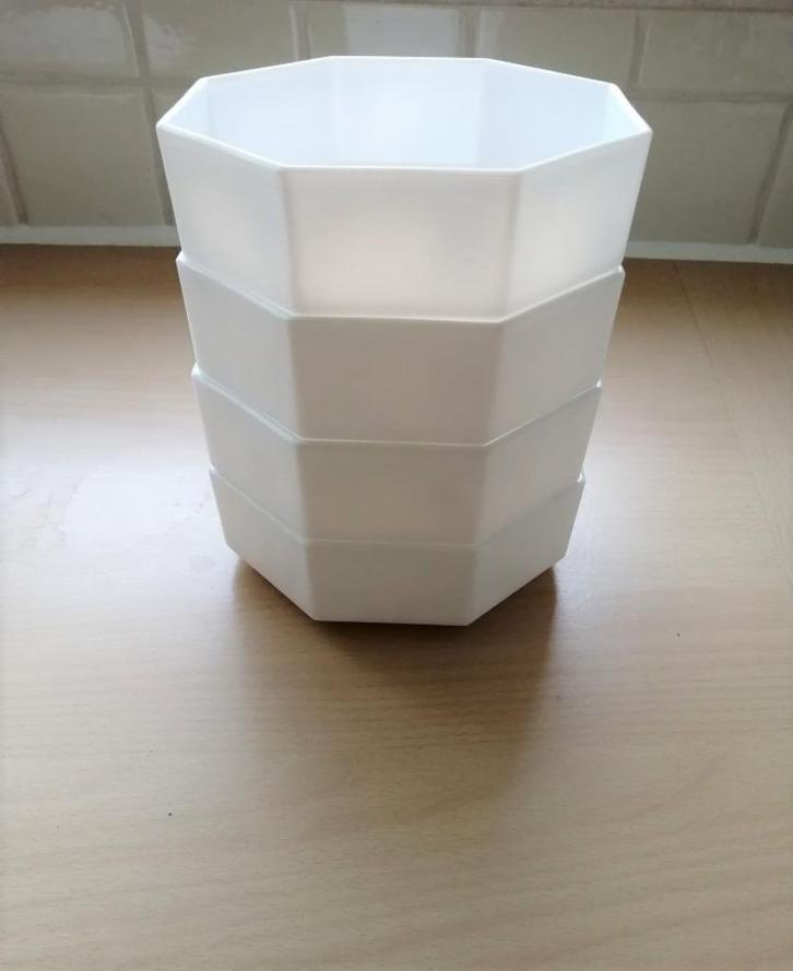 4 Vintage Arcopal Octime Witte Kommen en 3 Schalen, Huis en Inrichting, Keuken | Servies, Nieuw, Kom(men), Overige stijlen, Glas
