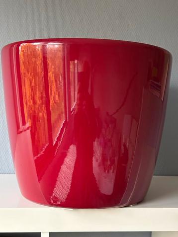 Rode Bloempot - 40cm Diameter, 35cm Hoog beschikbaar voor biedingen