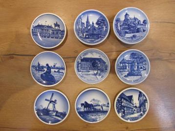 Royal Copenhagen mini bordjes beschikbaar voor biedingen