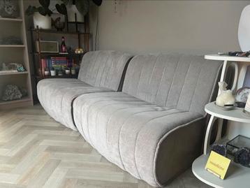 Kwantum Busto Taupe Fauteuil 2x beschikbaar voor biedingen