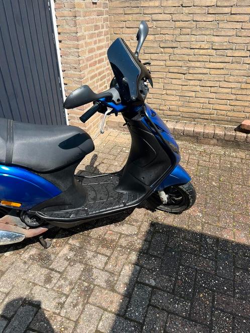 Piaggio zip 50cc 4t brom, Fietsen en Brommers, Scooters | Piaggio, Zo goed als nieuw, Zip, Maximaal 45 km/u, Benzine, Ophalen of Verzenden