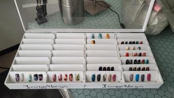 Showcase / Display Box voor Kunstnagels beschikbaar voor biedingen
