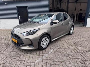 Toyota Yaris 1.5 Hyb. Active Navigatie, Automaat. Camera beschikbaar voor biedingen