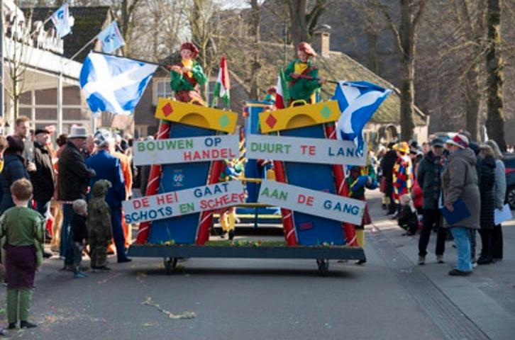 Carnaval groep wagen grote groep compleet, Kleding | Dames, Carnavalskleding en Feestkleding, Zo goed als nieuw, Ophalen