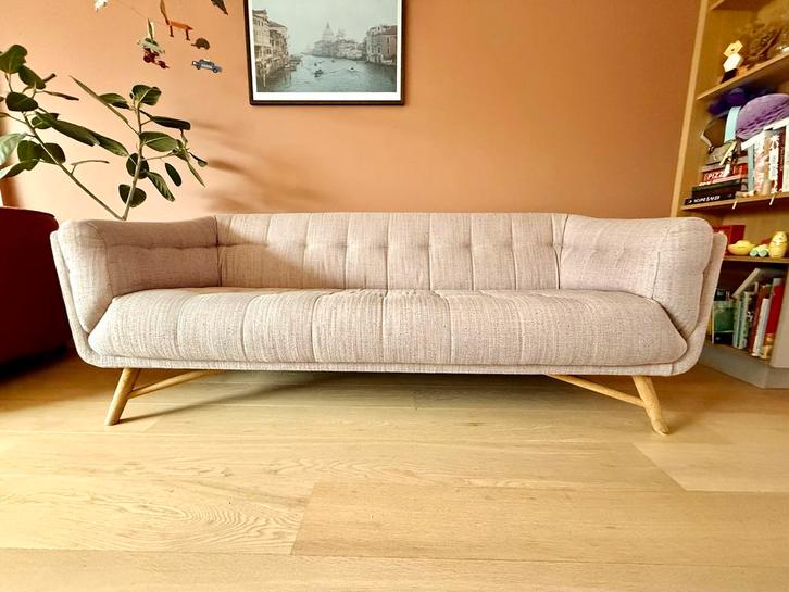 Lichtroze 2,5-zits bank scandinavisch design, Huis en Inrichting, Banken | Bankstellen, Zo goed als nieuw, Rechte bank, Tweepersoons