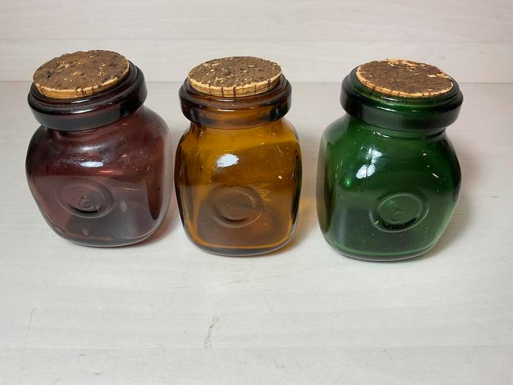 Drie glazen potjes 6 x 6 cm en de hoogte is 9 cm, Huis en Inrichting, Woonaccessoires | Vazen, Zo goed als nieuw, Overige kleuren