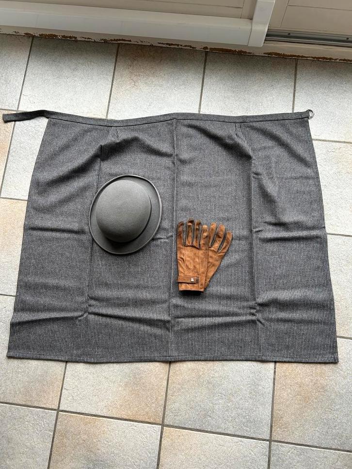 Mensport: Roeckl suède handschoenen, bolhoed & geruit kleed, Dieren en Toebehoren, Paarden en Pony's | Overige Paardenspullen