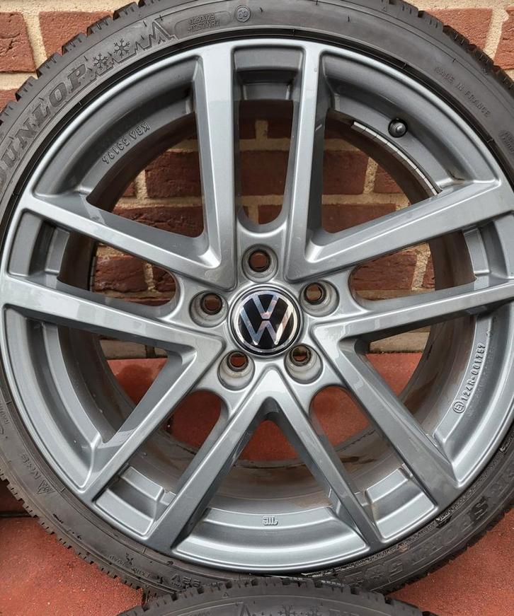 18 Inch VW Golf 8 velgenset met Dunlop winterbanden 5x112, Auto-onderdelen, Banden en Velgen, Banden en Velgen, Winterbanden, 18 inch
