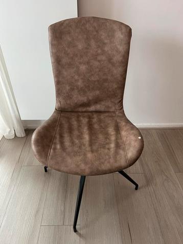 6 leren bruine met stalen zwarte frame eetkamerstoelen